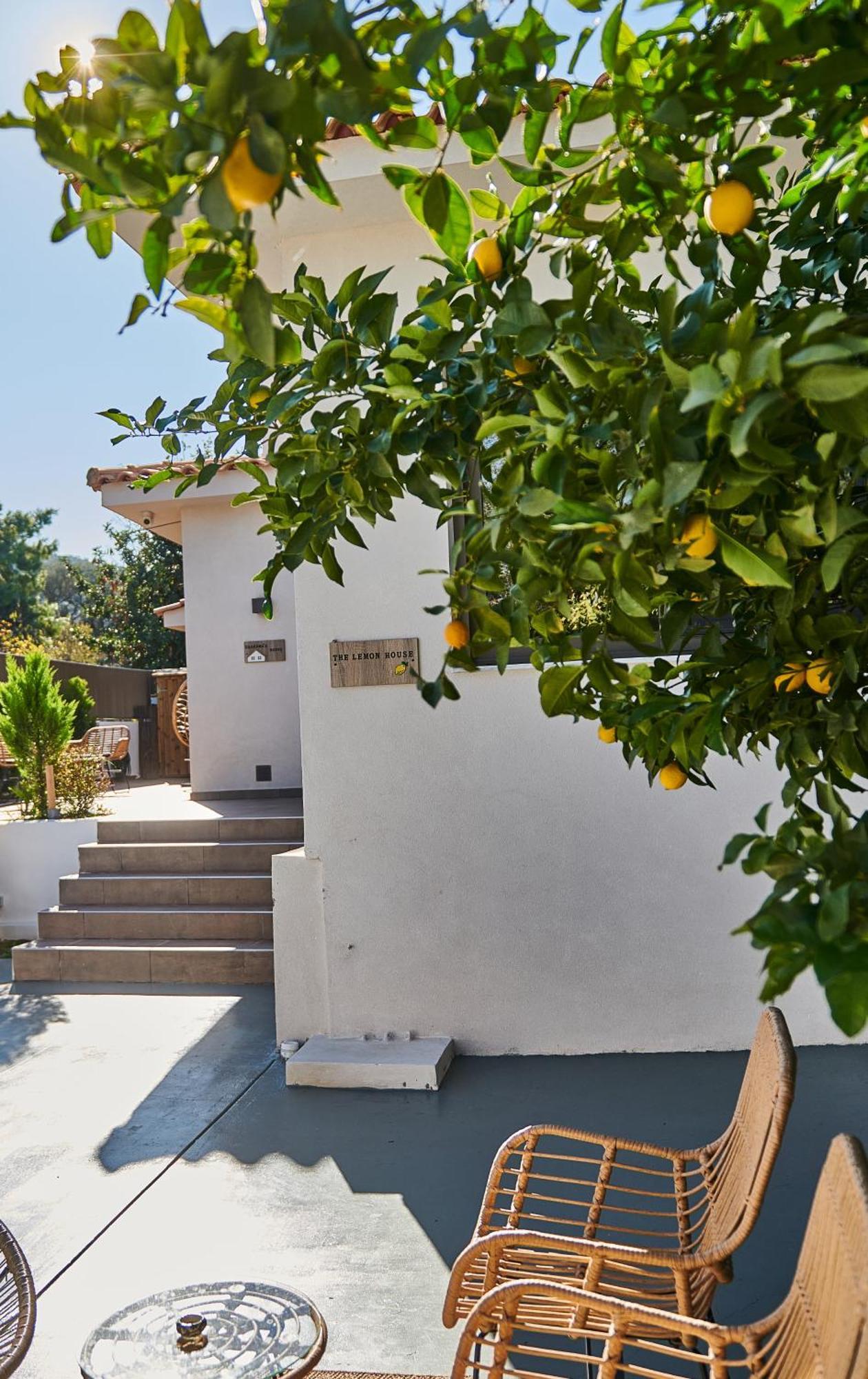 The Lemon House Apartment Artemida  Exterior foto